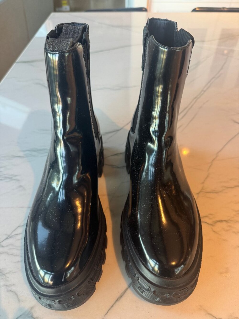 Karl Lagerfeld Paris Londyn Black Patent Lug-Sole Chelsea Boots - size 9
